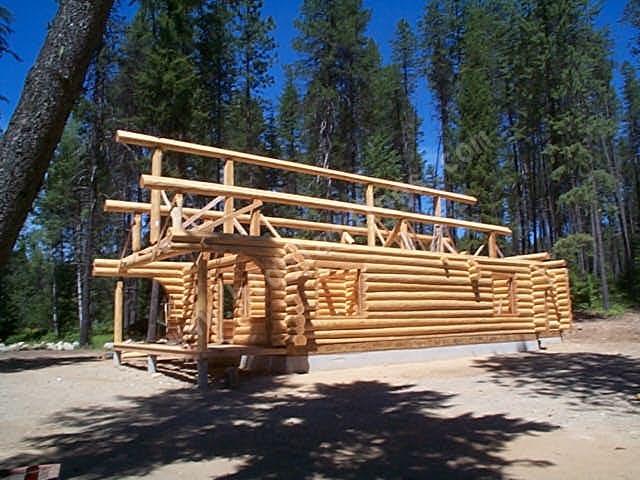 Log Home Construction Photo